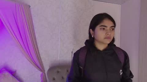 Snapshot of giselamaru chatting on June 16, 2026, 11:13 am online show from June 16, 2026, 11:13 am