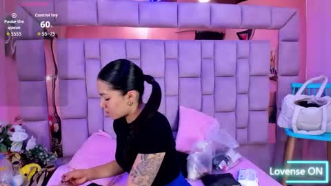 gisell_squirt online show from December 2, 2025, 12:43 pm