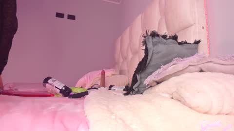 Snapshot of giselle_js chatting on March 8, 2025, 7:09 pm Instagram gisellee 22 online show from March 8, 2025, 7:09 pm