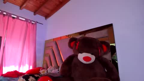 . Gisel Reyes . online show from February 16, 2025, 9:16 pm