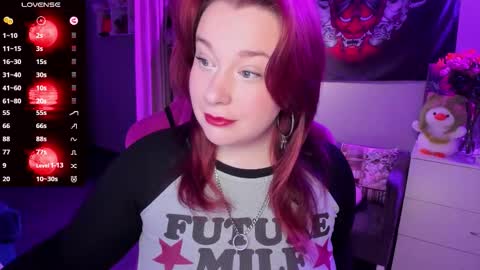 AlexaMillis online show from October 8, 2025, 11:02 pm