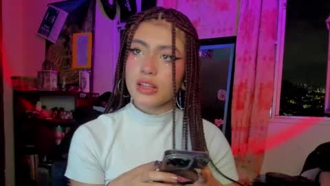 Snapshot of giulietta_mon chatting on December 14, 2024, 12:22 am Giulietta online show from December 14, 2024, 12:22 am