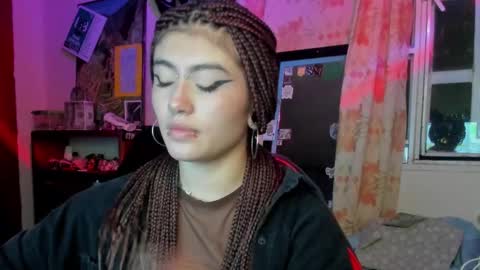 Snapshot of giulietta_mon chatting on December 17, 2024, 6:45 am Giulietta online show from December 17, 2024, 6:45 am