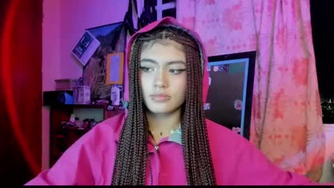 Snapshot of giulietta_mon chatting on December 18, 2024, 7:04 am Giulietta online show from December 18, 2024, 7:04 am