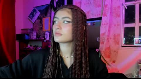 Snapshot of giulietta_mon chatting on December 19, 2024, 5:07 am Giulietta online show from December 19, 2024, 5:07 am