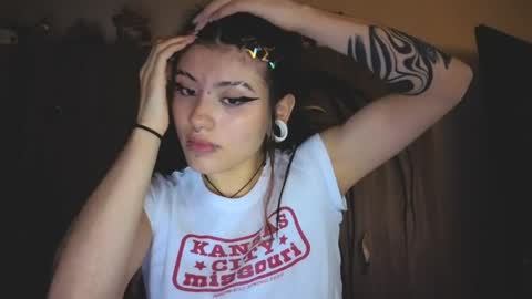 Snapshot of giulietta_mon chatting on April 2, 2026, 4:10 am Giulietta online show from April 2, 2026, 4:10 am