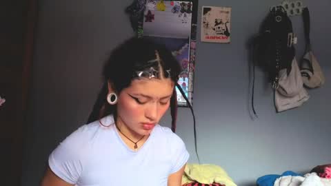 Snapshot of giulietta_mon chatting on April 8, 2026, 4:07 pm Giulietta online show from April 8, 2026, 4:07 pm