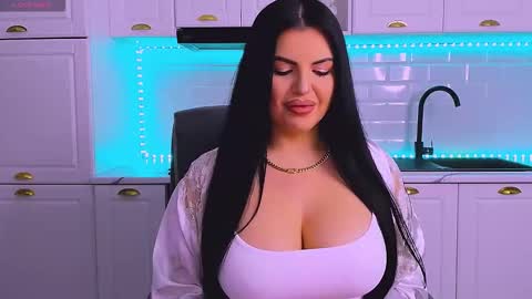 Giulia online show from March 3, 2026, 10:04 pm