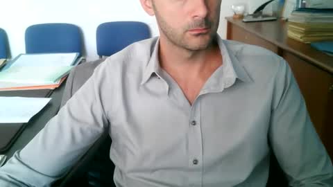 Snapshot of giuseppevai1 chatting on October 1, 2025, 10:10 am giuseppevai1 online show from October 1, 2025, 10:10 am