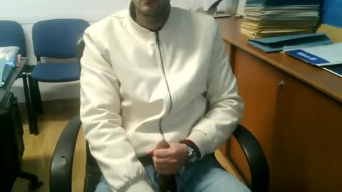 giuseppevai1 online show from November 22, 2025, 11:31 am