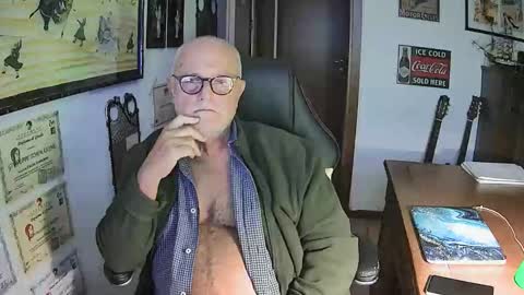 Snapshot of giutomma930394 chatting on November 1, 2025, 2:30 pm giutomma930394 online show from November 1, 2025, 2:30 pm