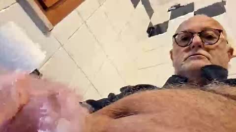 Snapshot of giutomma930394 chatting on March 1, 2026, 10:28 am giutomma930394 online show from March 1, 2026, 10:28 am