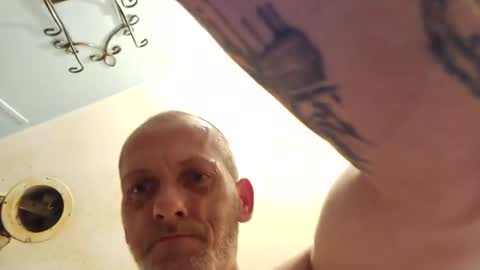 Snapshot of gixxer8282 chatting on December 25, 2024, 10:17 am gixxer8282 online show from December 25, 2024, 10:17 am