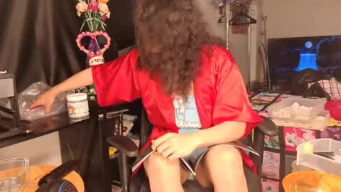 glaceon9 online show from February 9, 2025, 1:03 pm