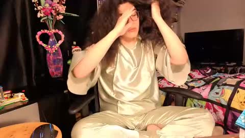 glaceon9 online show from March 6, 2025, 7:57 am