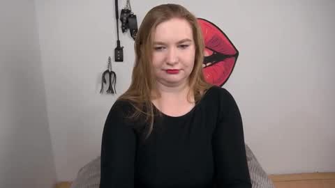 Nikki online show from November 28, 2025, 3:04 pm