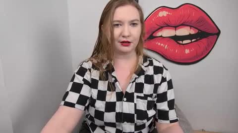 Nikki online show from December 4, 2025, 3:43 pm