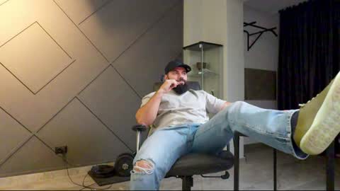 Snapshot of glennmasters chatting on January 27, 2025, 2:20 am Matthew .. for short call me Matt online show from January 27, 2025, 2:20 am