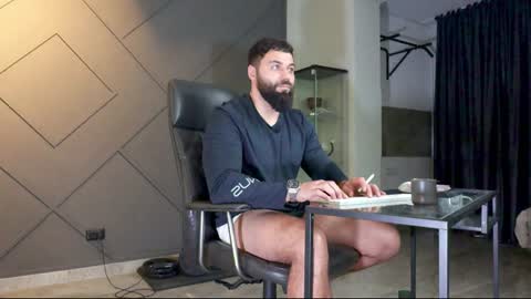 Snapshot of glennmasters chatting on January 27, 2025, 5:48 pm Matthew .. for short call me Matt online show from January 27, 2025, 5:48 pm