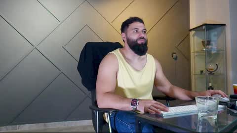 Snapshot of glennmasters chatting on February 25, 2025, 5:08 am Matthew .. for short call me Matt online show from February 25, 2025, 5:08 am