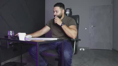 Snapshot of glennmasters chatting on October 21, 2025, 7:14 pm Matthew .. for short call me Matt online show from October 21, 2025, 7:14 pm