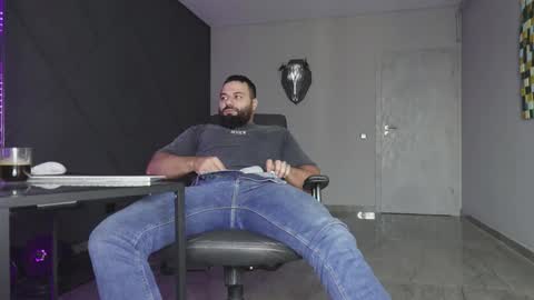 Snapshot of glennmasters chatting on December 4, 2025, 7:06 am Matthew .. for short call me Matt online show from December 4, 2025, 7:06 am