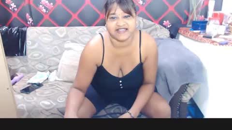 Snapshot of glitter_candy chatting on January 12, 2025, 5:11 pm glitter candy online show from January 12, 2025, 5:11 pm