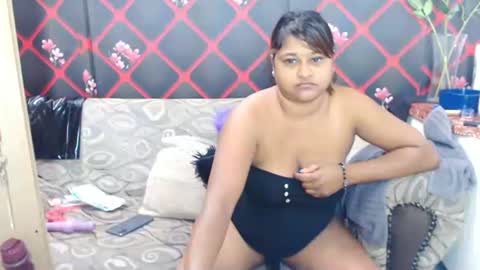 Snapshot of glitter_candy chatting on January 12, 2025, 11:47 pm glitter candy online show from January 12, 2025, 11:47 pm
