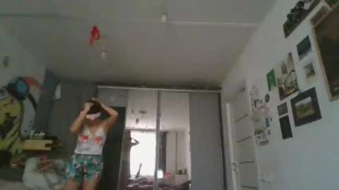 Snapshot of glitter_doll chatting on January 9, 2025, 9:59 am glitter_doll online show from January 9, 2025, 9:59 am