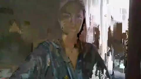 Snapshot of glitter_doll chatting on January 17, 2025, 9:06 am glitter_doll online show from January 17, 2025, 9:06 am