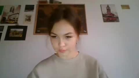 Snapshot of glitter_doll chatting on February 7, 2025, 11:56 am glitter_doll online show from February 7, 2025, 11:56 am