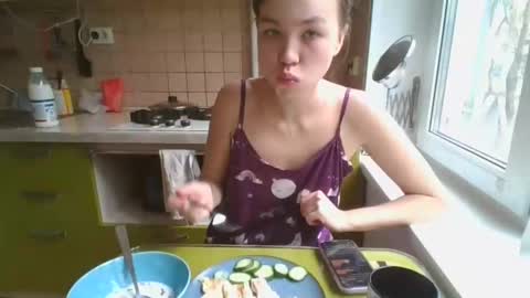Snapshot of glitter_doll chatting on March 6, 2025, 10:09 am glitter_doll online show from March 6, 2025, 10:09 am