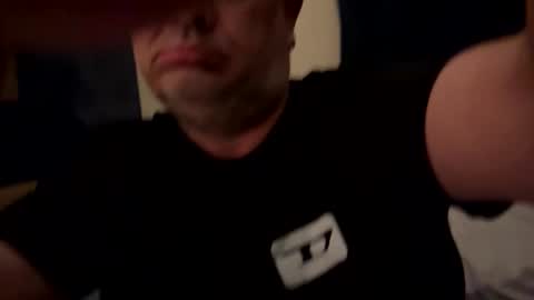 gllen9999 online show from November 7, 2025, 7:47 pm