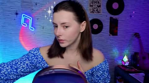 Snapshot of glo_lo chatting on February 24, 2025, 8:06 am Bye everybody Ill be online Monday December 2nd Saturday and Sunday off online show from February 24, 2025, 8:06 am