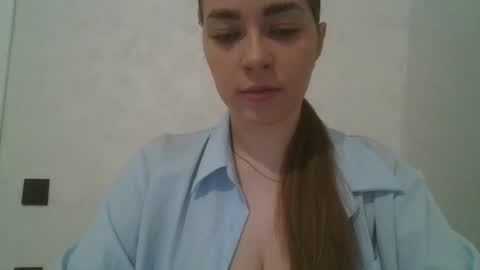 gloria954807 online show from February 4, 2026, 9:20 pm