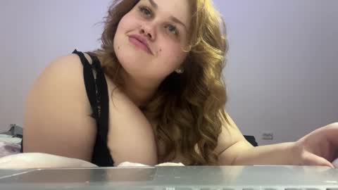 Snapshot of gloria_thomas chatting on February 1, 2026, 7:34 pm gloria_thomas online show from February 1, 2026, 7:34 pm