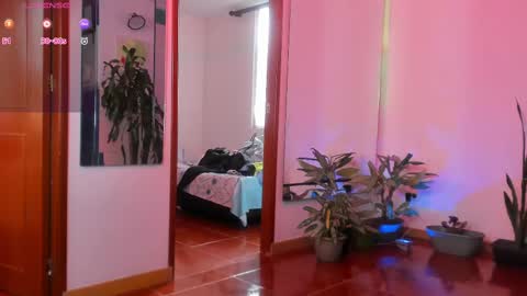 Snapshot of gloriacrespo chatting on December 21, 2024, 4:36 pm gloriacrespo online show from December 21, 2024, 4:36 pm