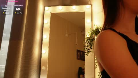 Snapshot of gloriamillss chatting on July 10, 2026, 1:25 pm Gloria online show from July 10, 2026, 1:25 pm
