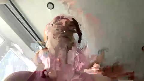 Snapshot of glossy_girl_1 chatting on May 1, 2026, 2:21 pm Roxy online show from May 1, 2026, 2:21 pm