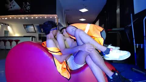 THOMAS AND DAMIAND online show from January 28, 2025, 9:08 pm