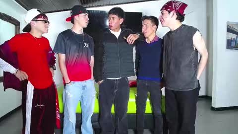 THOMAS AND DAMIAND online show from October 25, 2025, 6:13 pm