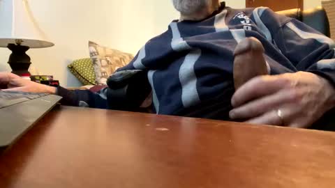 gngnxxx online show from February 4, 2026, 8:25 pm