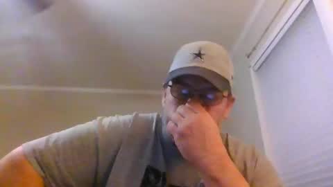 Snapshot of gobey33 chatting on November 8, 2025, 1:17 am IDKIDCIDGAF online show from November 8, 2025, 1:17 am