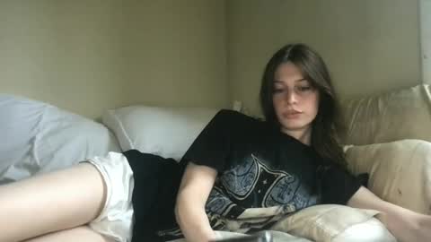 goddess_larz online show from June 29, 2026, 5:46 pm