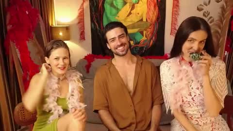 Snapshot of goddess_marylin chatting on May 3, 2026, 3:56 am 330 UTC2 girls online show from May 3, 2026, 3:56 am
