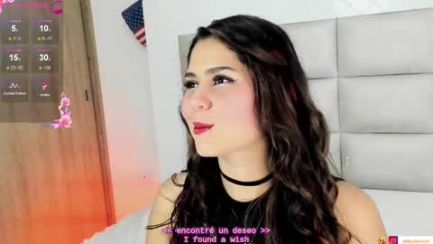 Mia online show from October 5, 2025, 3:05 am