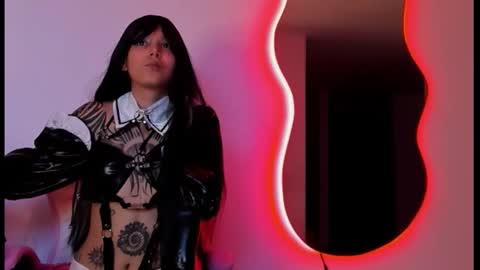 vee online show from October 18, 2025, 10:32 pm