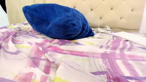 CHANELL online show from December 5, 2024, 2:09 am