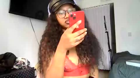 Snapshot of goddessdaisysky chatting on April 10, 2026, 5:50 pm Goddess Daisy Sky online show from April 10, 2026, 5:50 pm