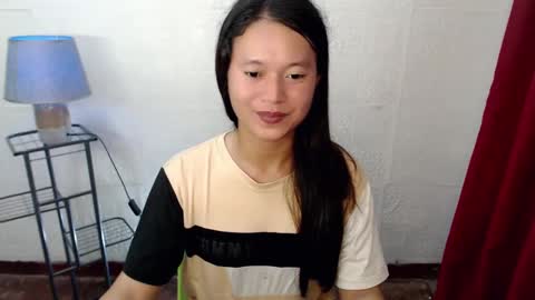 Snapshot of goddesses_slut247752 chatting on December 15, 2024, 1:43 pm Ronel online show from December 15, 2024, 1:43 pm